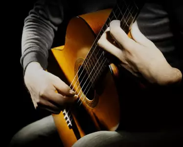 ویژگی های گیتار یاماها CGX122MSC